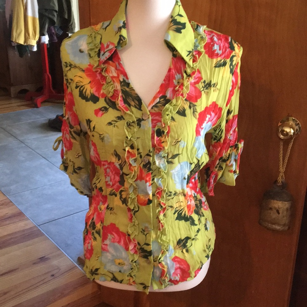 Short sleeve spring top